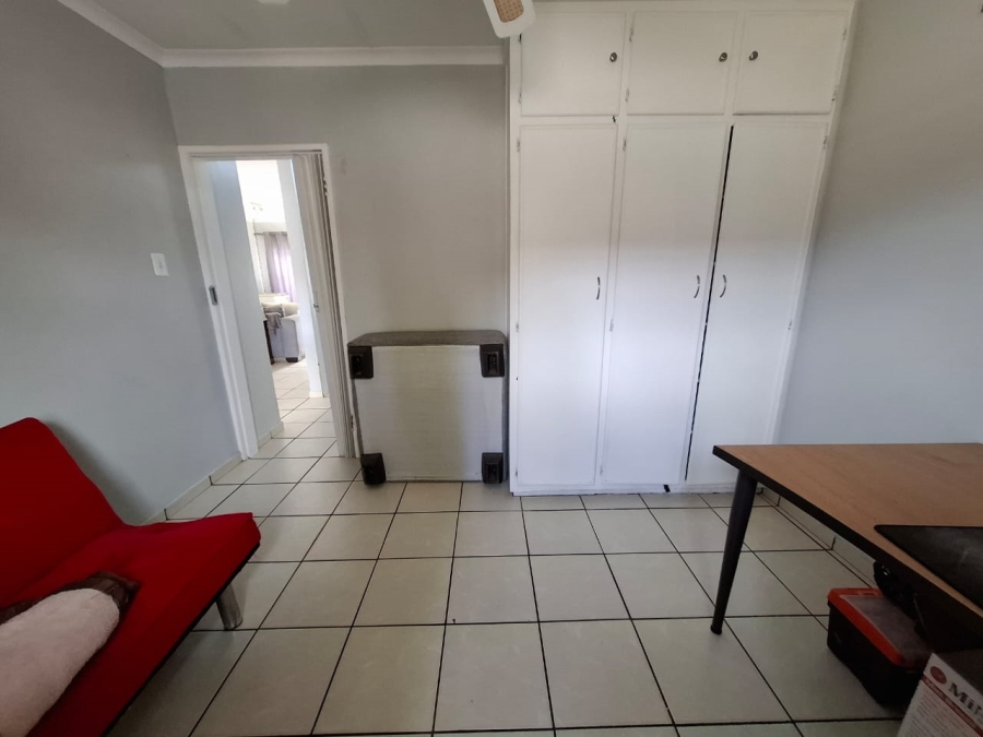 2 Bedroom Property for Sale in Langenhovenpark Free State